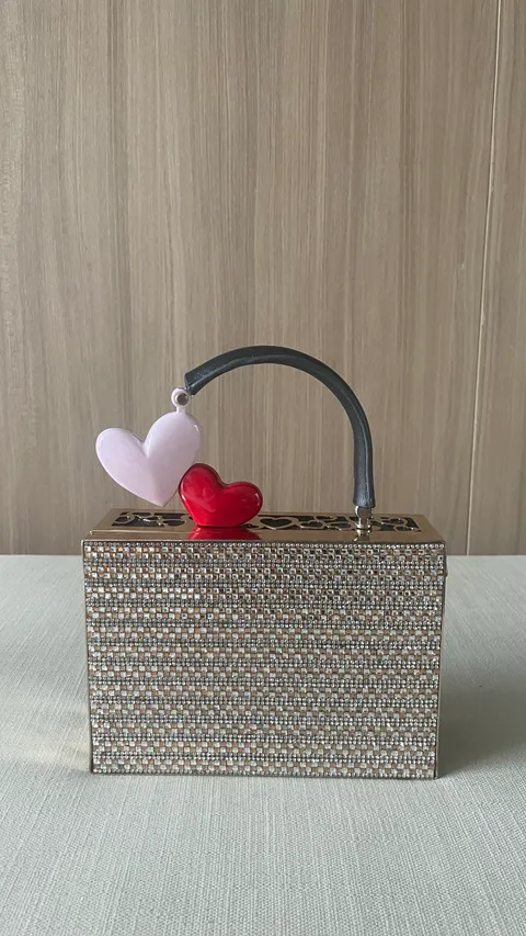 C-0011 - Estelle Clutch