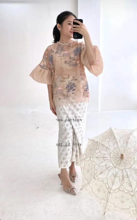 RD-0152 - Dewi Roam - Maudy Nude