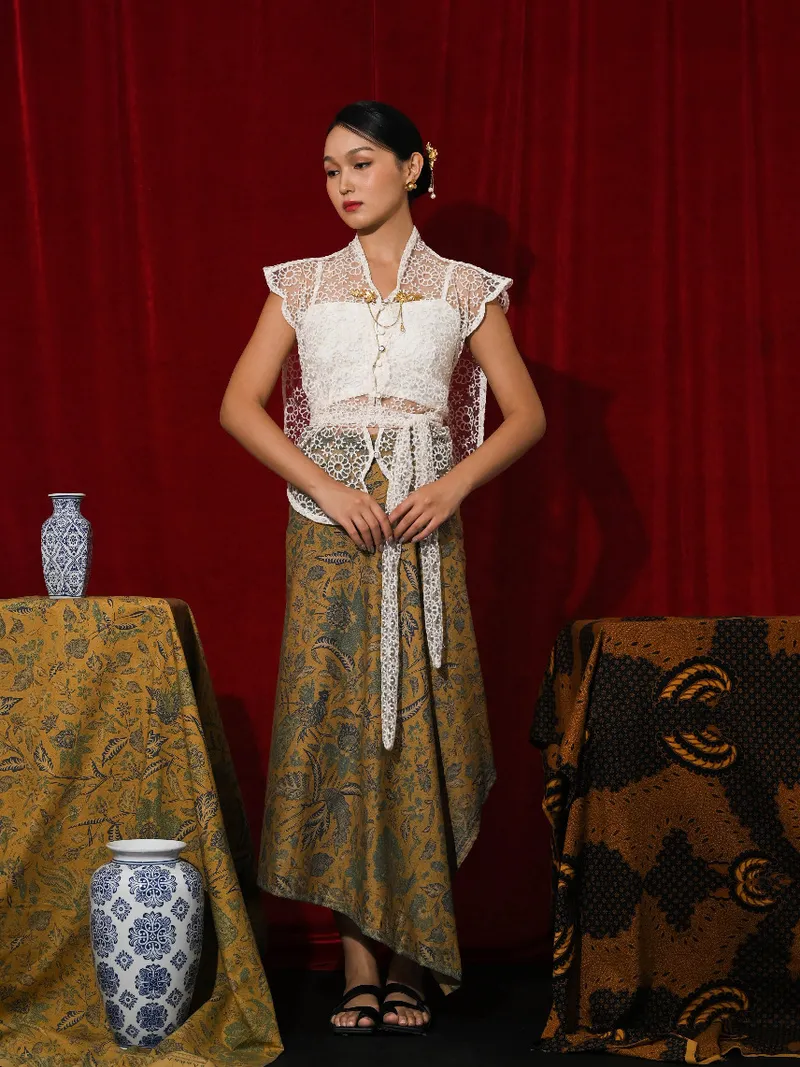 RD-0070 - Mera & Jenar - Sarimuka Top
