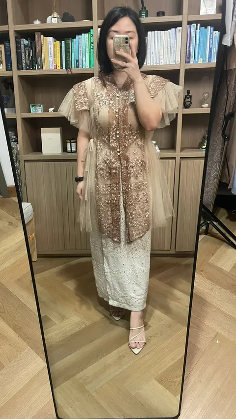RD-0032 - DECA - Afra Top in Cream