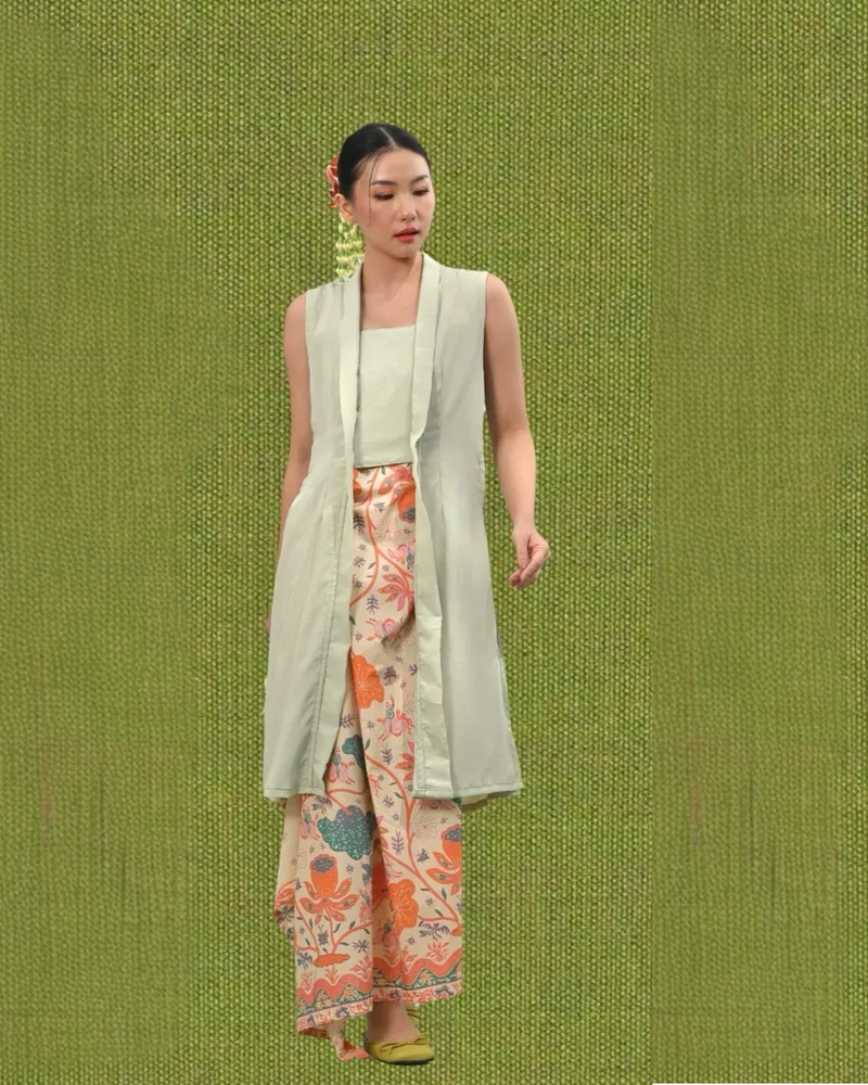 RD-0385 - Mera & Jenar - Inaya Sleeveless in Dessert Sage