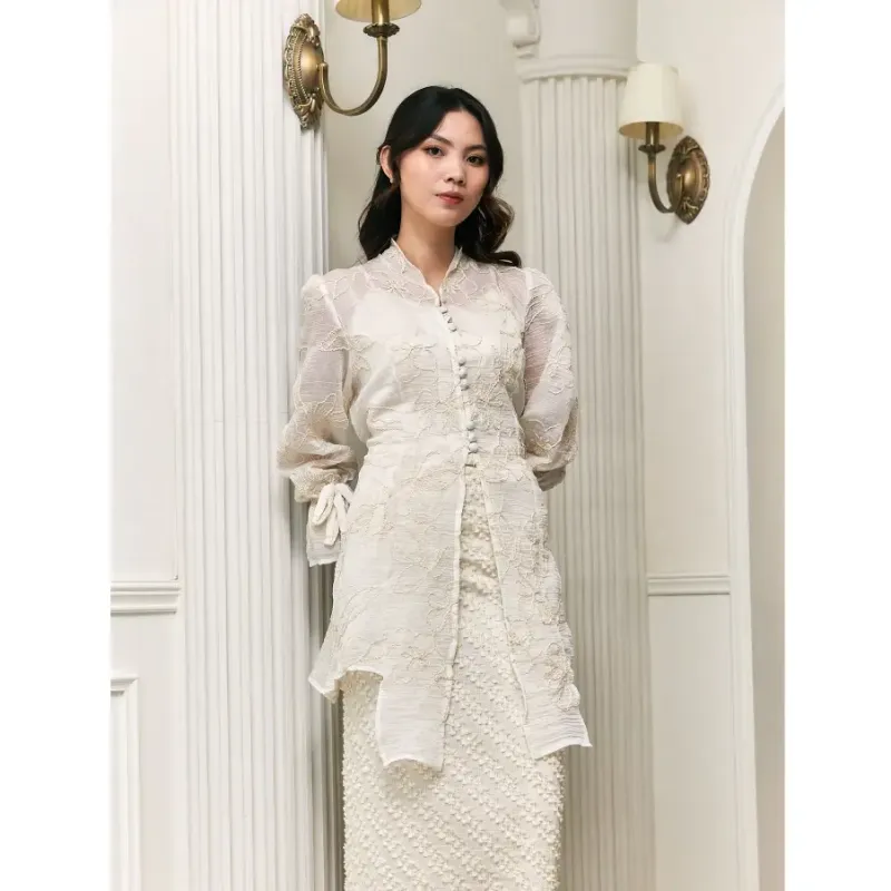 RD-0480 - Luxxe Studio - Ayunda Top in Ivory