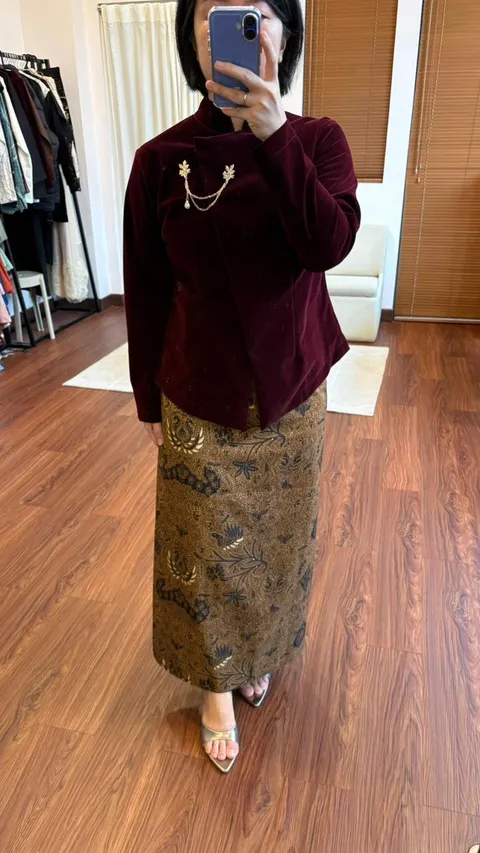 RD-0491 - Riskavebrie - Kebaya Janggan Velvet in Maroon