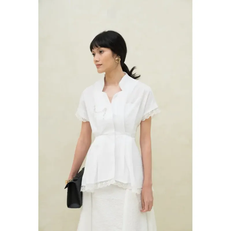 RD-0503 - Dewi Roam - Aksara Top in White